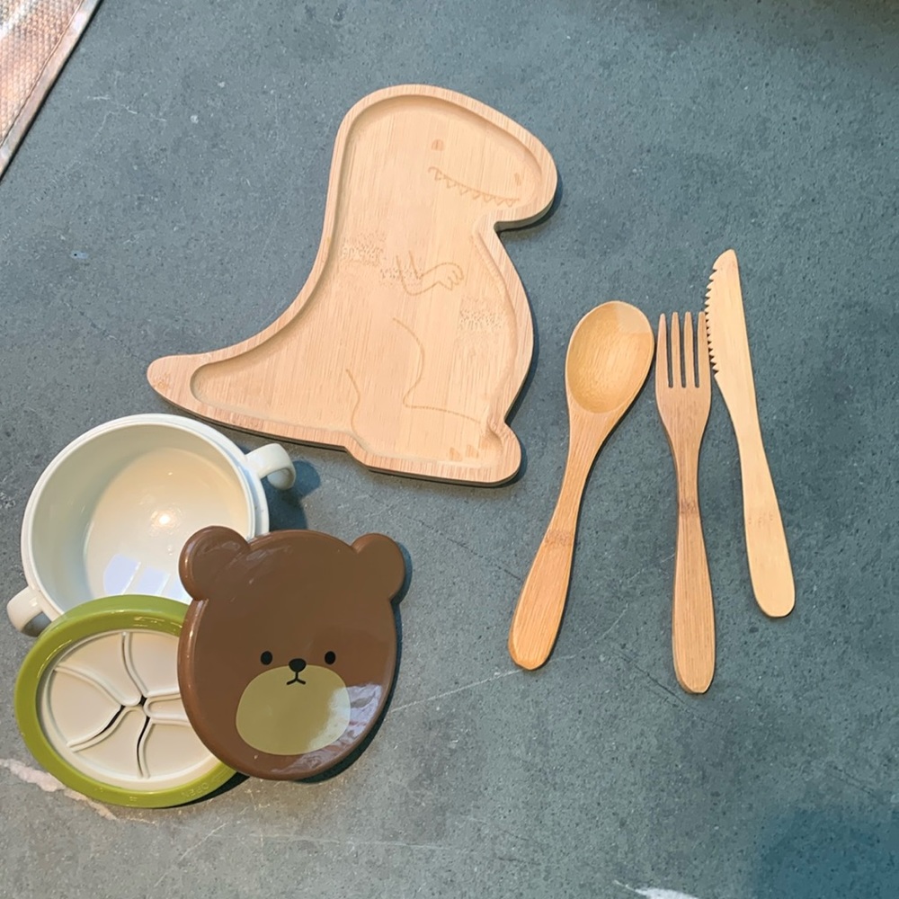 Sass & Belle Bamboo Plate / Utensil Set and 4-piece Bear Snack Cup for Toddlers